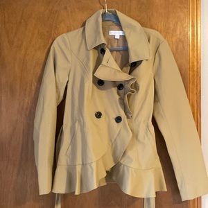 Ruffled short trench coat